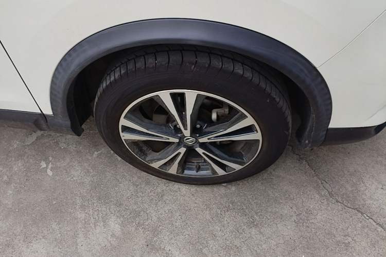 Used Nissan Qashqai 2021 2.0L CVT Luxury Edition Right Front Wheel Hub