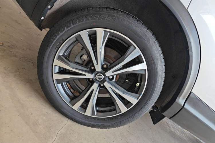 Used Nissan Qashqai 2021 2.0L CVT Luxury Edition Right Rear Wheel Hub