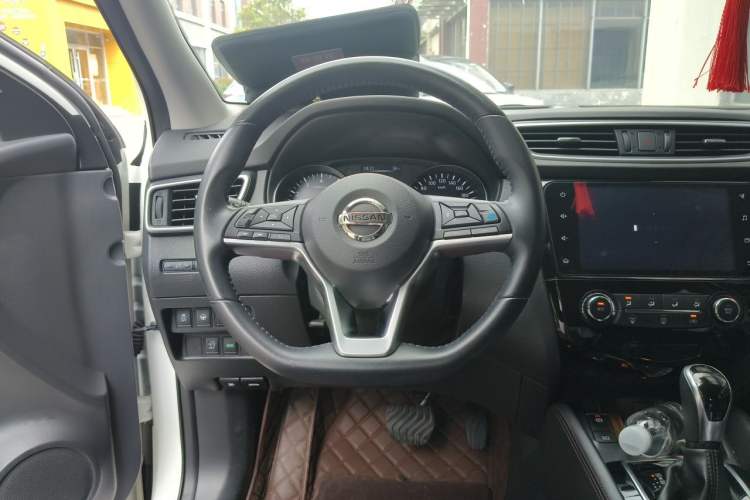 Used Nissan Qashqai 2021 2.0L CVT Luxury Navigation Edition Steering Wheel