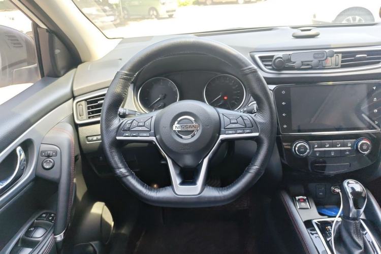 Used Nissan Qashqai 2021 2.0L CVT Luxury Navigation Edition Steering Wheel