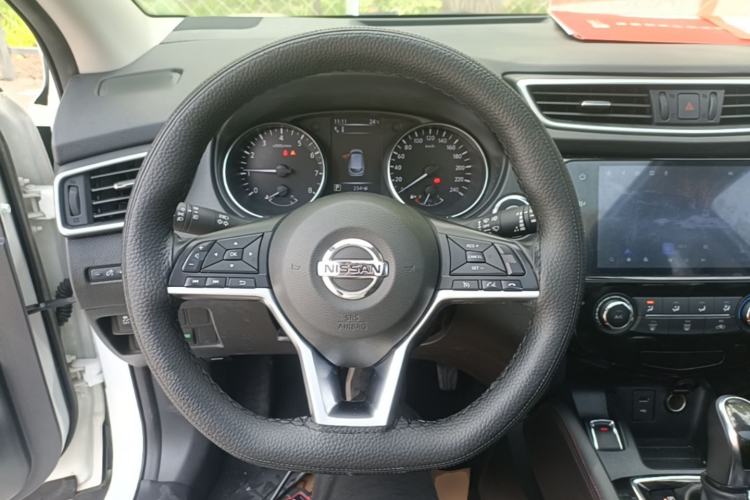 Used Nissan Qashqai 2021 2.0L CVT Luxury Edition Steering Wheel
