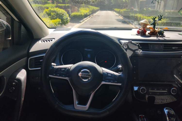 Used Nissan Qashqai 2021 2.0L CVT Luxury Edition Steering Wheel