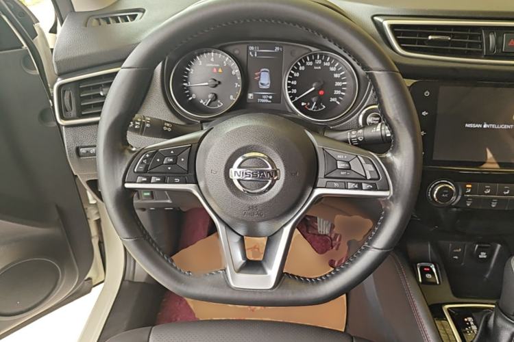 Used Nissan Qashqai 2021 2.0L CVT Luxury Edition Steering Wheel