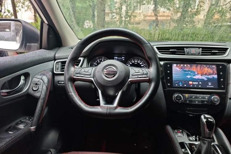 Used Nissan Qashqai 2021 2.0L CVT Luxury Edition Steering Wheel