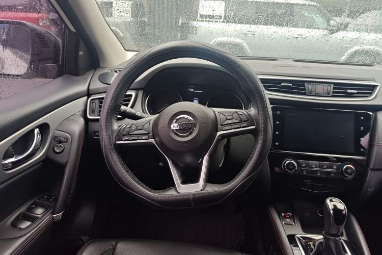 Used Nissan Qashqai 2021 2.0L CVT Luxury Edition Steering Wheel