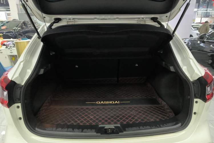 Used Nissan Qashqai 2021 2.0L CVT Luxury Edition Trunk