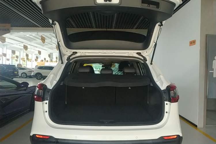 Used Nissan Qashqai 2021 2.0L CVT Luxury Edition Trunk