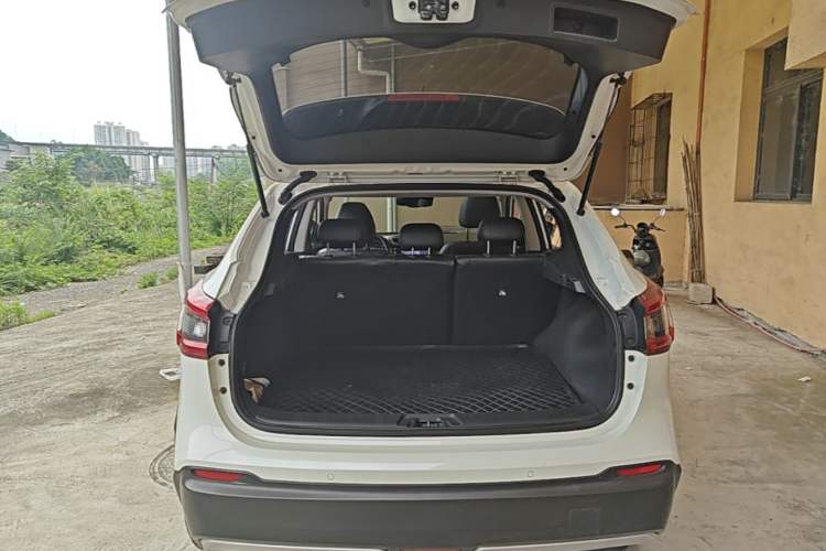 Used Nissan Qashqai 2021 2.0L CVT Luxury Edition Trunk