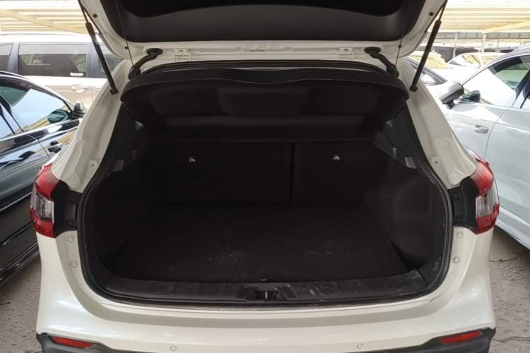 Used Nissan Qashqai 2021 2.0L CVT Luxury Edition Trunk