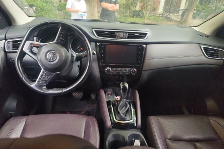 Used Nissan Qashqai 2021 2.0L CVT Luxury Edition Center Console