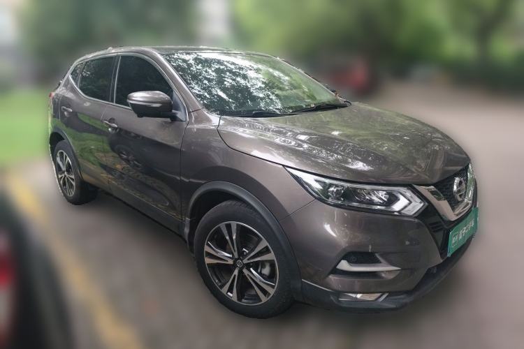 Used Nissan Qashqai 2021 2.0L CVT Luxury Edition Front Right 45 Deg