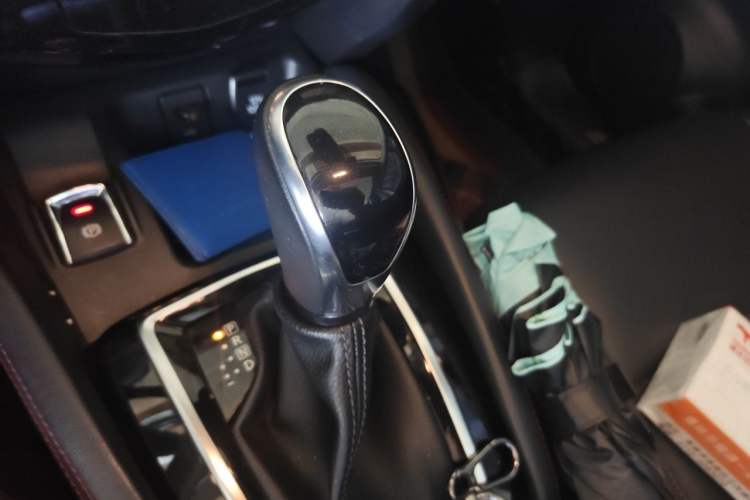 Used Nissan Qashqai 2021 2.0L CVT Luxury Edition Gear Lever