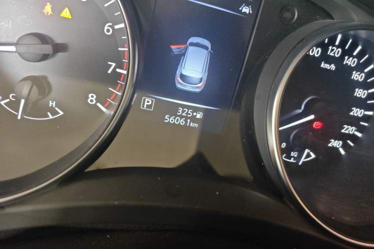 Used Nissan Qashqai 2021 2.0L CVT Luxury Edition Odometer Close Up
