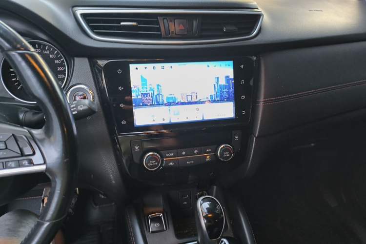 Used Nissan Qashqai 2022 2.0L CVT XV Premier Luxury Edition Audio And AC Panel