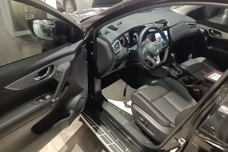 Used Nissan Qashqai 2022 2.0L CVT XV Premier Luxury Edition Driver Seat