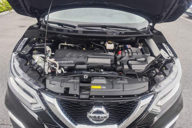 Used Nissan Qashqai 2022 2.0L CVT XV Premier Luxury Edition Engine Bay