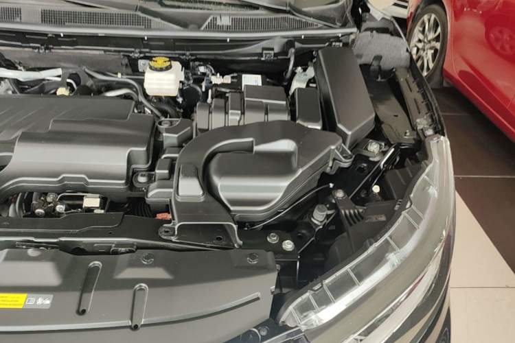 Used Nissan Qashqai 2022 2.0L CVT XV Smart Enjoyment Version Engine Bay Left
