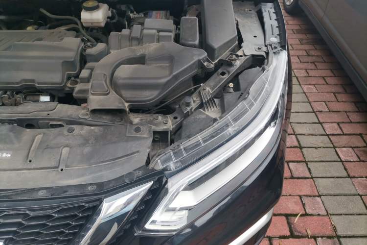 Used Nissan Qashqai 2022 2.0L CVT XV Premier Luxury Edition Engine Bay Left
