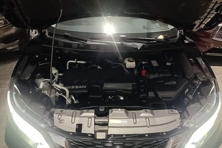 Used Nissan Qashqai 2022 2.0L CVT XV Premier Luxury Edition Engine Bay