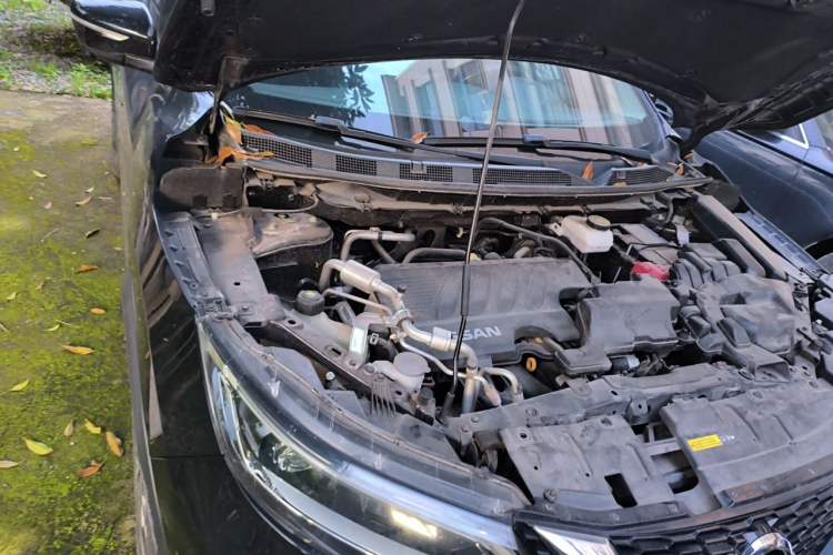 Used Nissan Qashqai 2022 2.0L CVT XV Premier Luxury Edition Engine Bay Right
