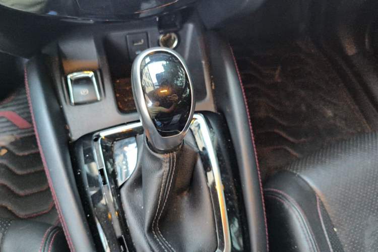 Used Nissan Qashqai 2022 2.0L CVT XV Premier Luxury Edition Gear Lever