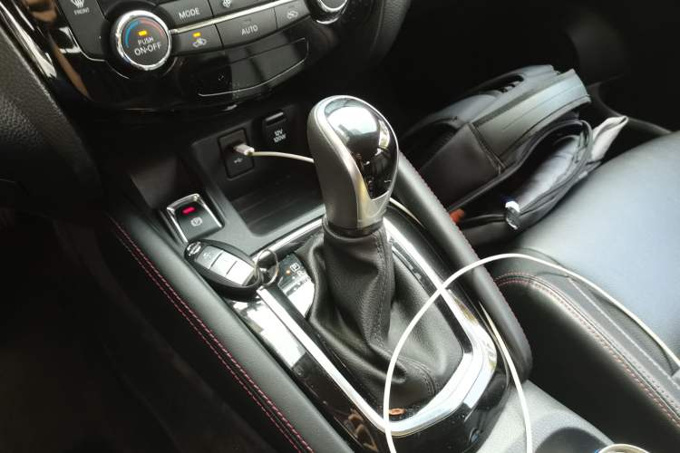 Used Nissan Qashqai 2022 2.0L CVT XV Smart Enjoyment Version Gear Lever