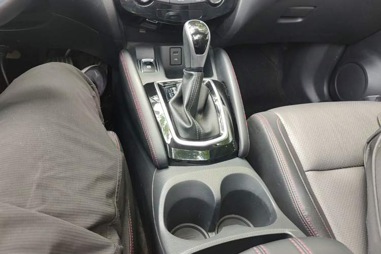 Used Nissan Qashqai 2022 2.0L CVT XV Premier Luxury Edition Gear Lever