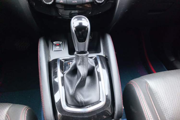 Used Nissan Qashqai 2022 2.0L CVT XV Premier Luxury Edition Gear Lever