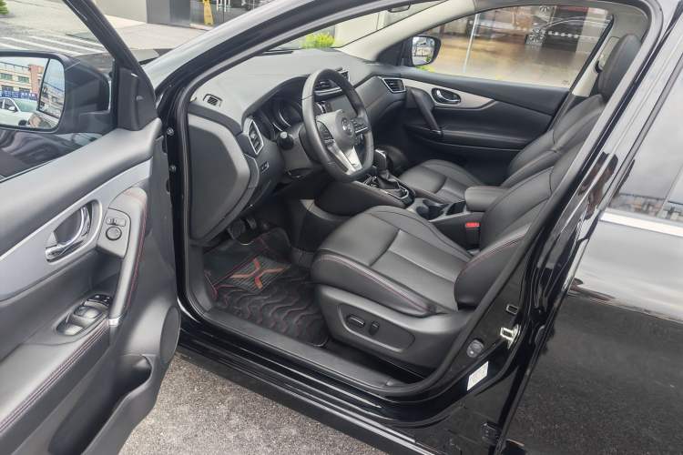 Used Nissan Qashqai 2022 2.0L CVT XV Premier Luxury Edition Interior 1