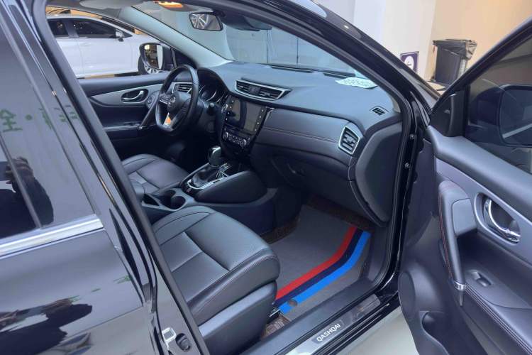 Used Nissan Qashqai 2022 2.0L CVT XV Prem·Night Edition Interior 10