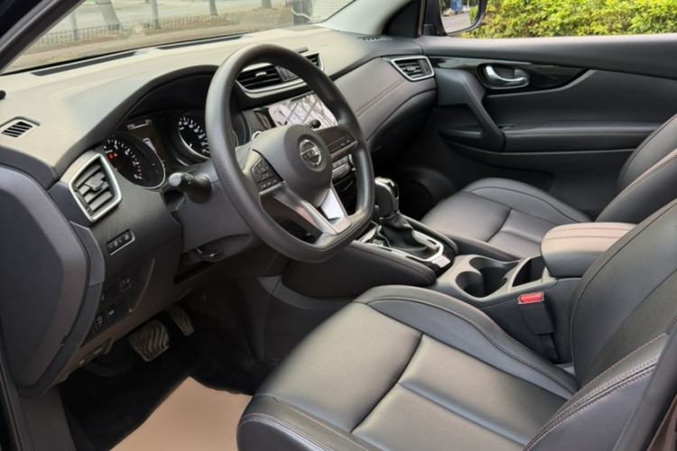 Used Nissan Qashqai 2022 2.0L CVT XV Smart Enjoyment Version Interior 4