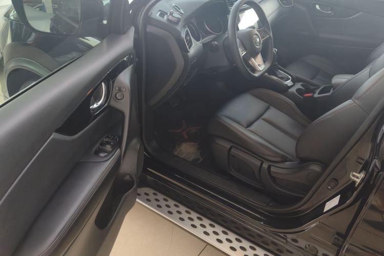 Used Nissan Qashqai 2022 2.0L CVT XV Smart Enjoyment Version Interior 7