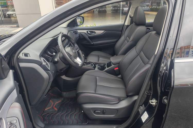 Used Nissan Qashqai 2022 2.0L CVT XV Premier Luxury Edition Left Front Seat