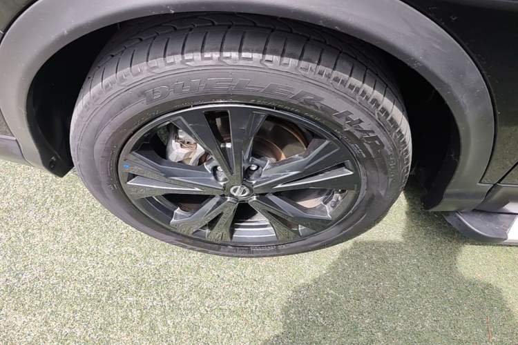 Used Nissan Qashqai 2022 2.0L CVT XV Premier Luxury Edition Left Front Wheel Hub