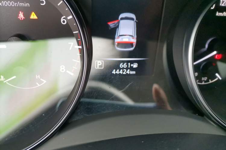 Used Nissan Qashqai 2022 2.0L CVT XV Premier Luxury Edition Odometer Close Up