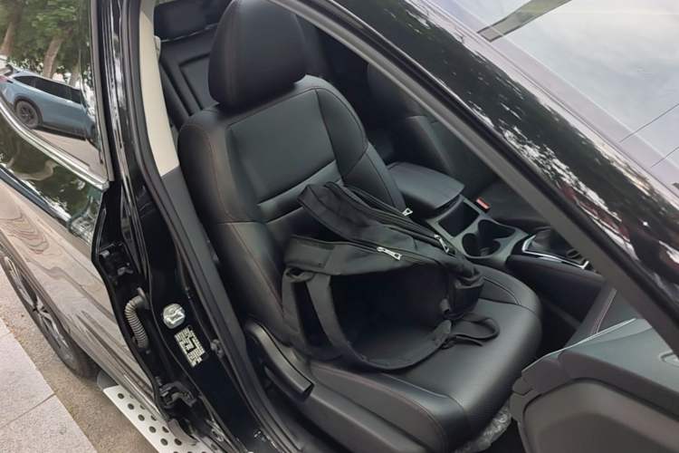 Used Nissan Qashqai 2022 2.0L CVT XV Premier Luxury Edition Right Front Seat