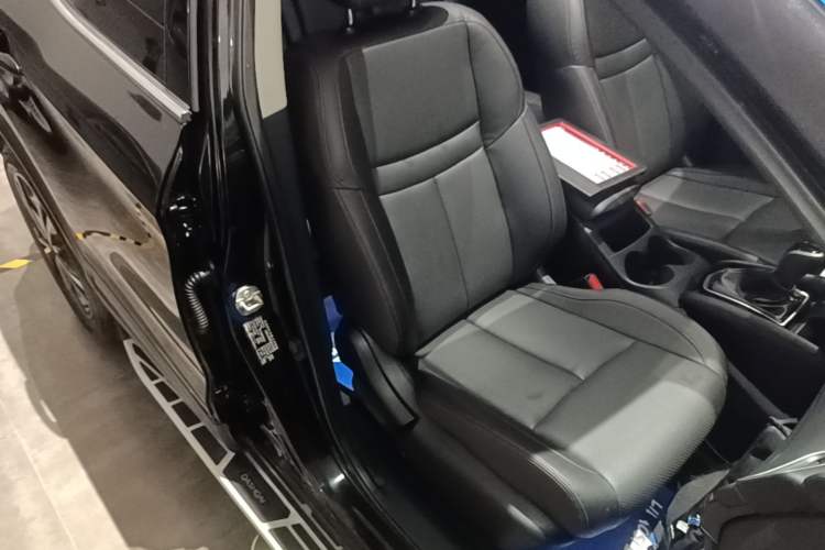 Used Nissan Qashqai 2022 2.0L CVT XV Premier Luxury Edition Right Front Seat