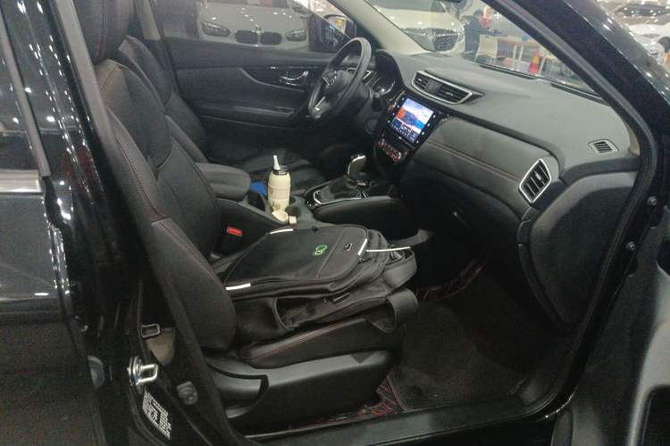 Used Nissan Qashqai 2022 2.0L CVT XV Smart Enjoyment Version Right Front Seat
