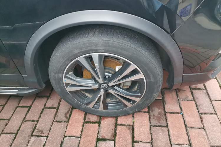 Used Nissan Qashqai 2022 2.0L CVT XV Premier Luxury Edition Right Front Wheel Hub