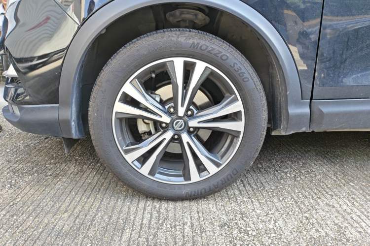 Used Nissan Qashqai 2022 2.0L CVT XV Premier Luxury Edition Right Front Wheel Hub