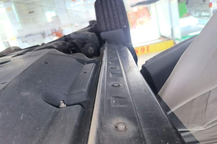 Used Nissan Qashqai 2022 2.0L CVT XV Premier Luxury Edition Right Side Sill