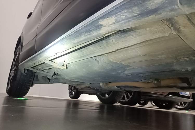Used Nissan Qashqai 2022 2.0L CVT XV Premier Luxury Edition Right Side Sill