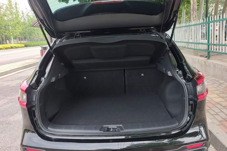 Used Nissan Qashqai 2022 2.0L CVT XV Premier Luxury Edition Trunk