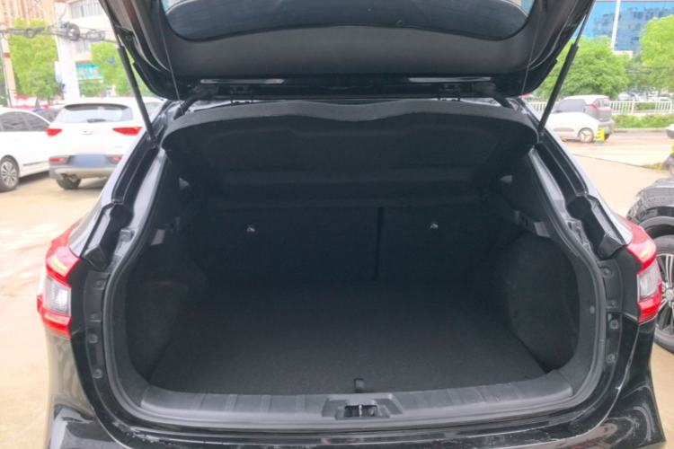 Used Nissan Qashqai 2022 2.0L CVT XV Premier Luxury Edition Trunk