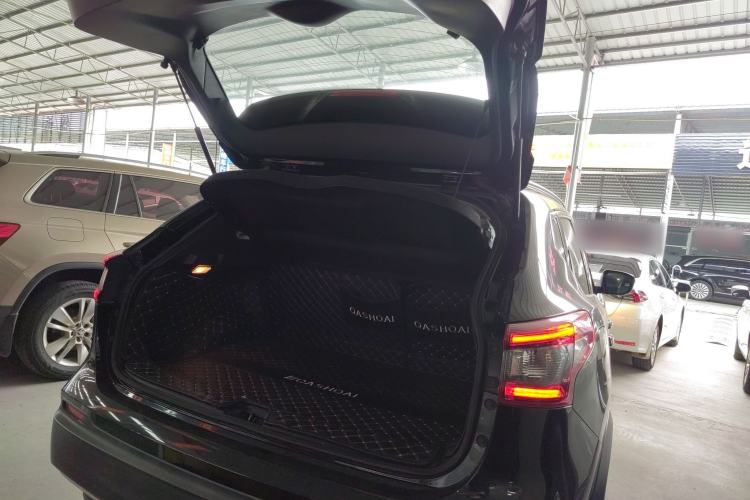 Used Nissan Qashqai 2022 2.0L CVT XV Smart Enjoyment Version Trunk