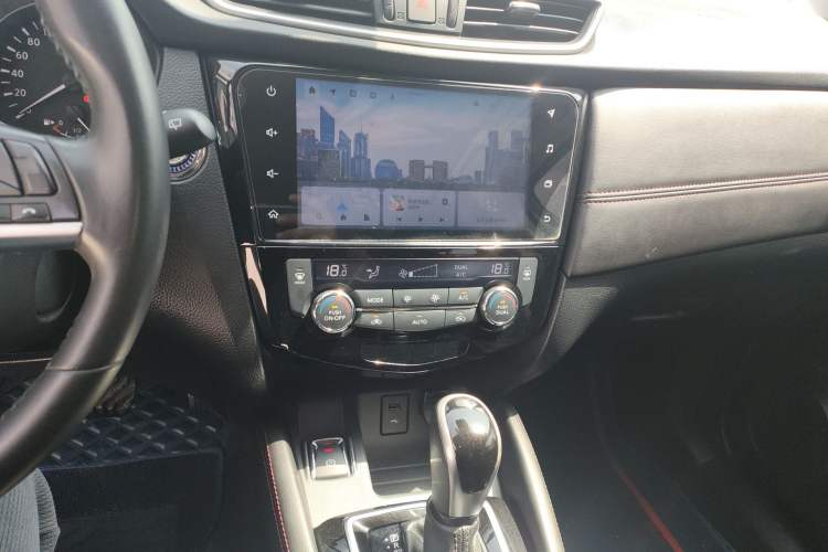 Used Nissan Qashqai 2022 2.0L CVT XV Premier Luxury Edition Audio And AC Panel