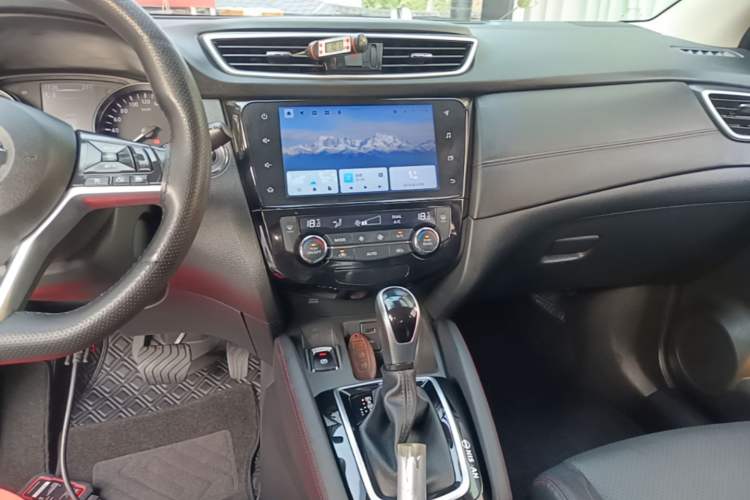 Used Nissan Qashqai 2022 2.0L CVT XV Premier Luxury Edition Audio And AC Panel