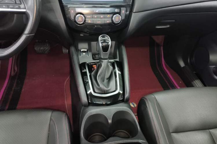 Used Nissan Qashqai 2022 2.0L CVT XV Premier Luxury Edition Gear Lever