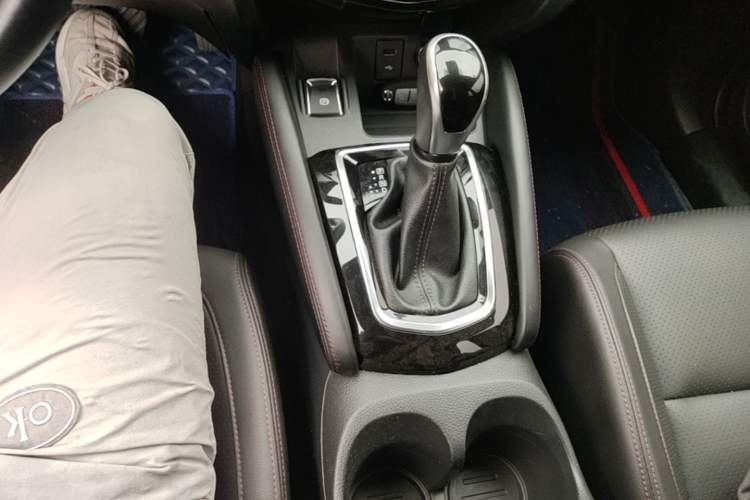 Used Nissan Qashqai 2022 2.0L CVT XV Premier Luxury Edition Gear Lever