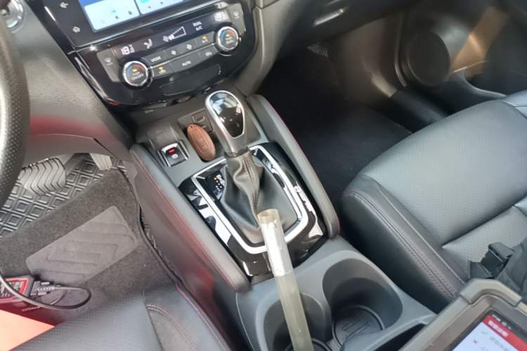 Used Nissan Qashqai 2022 2.0L CVT XV Premier Luxury Edition Gear Lever